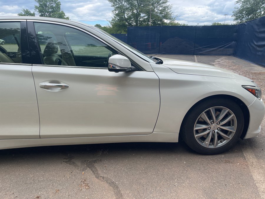 Used 2016 INFINITI Q50 3.0t Premium w/ Driver Assistance Package RWD image 16