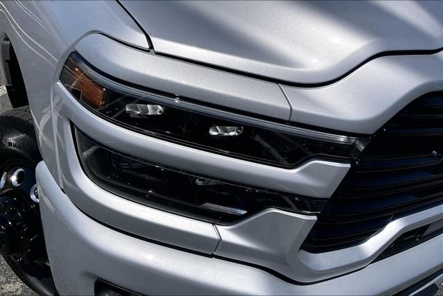New 2026 RAM 3500 Laramie AWD/4WD image 10