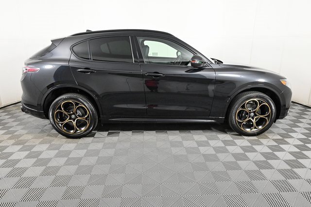 New 2025 Alfa Romeo Stelvio Sprint image 29