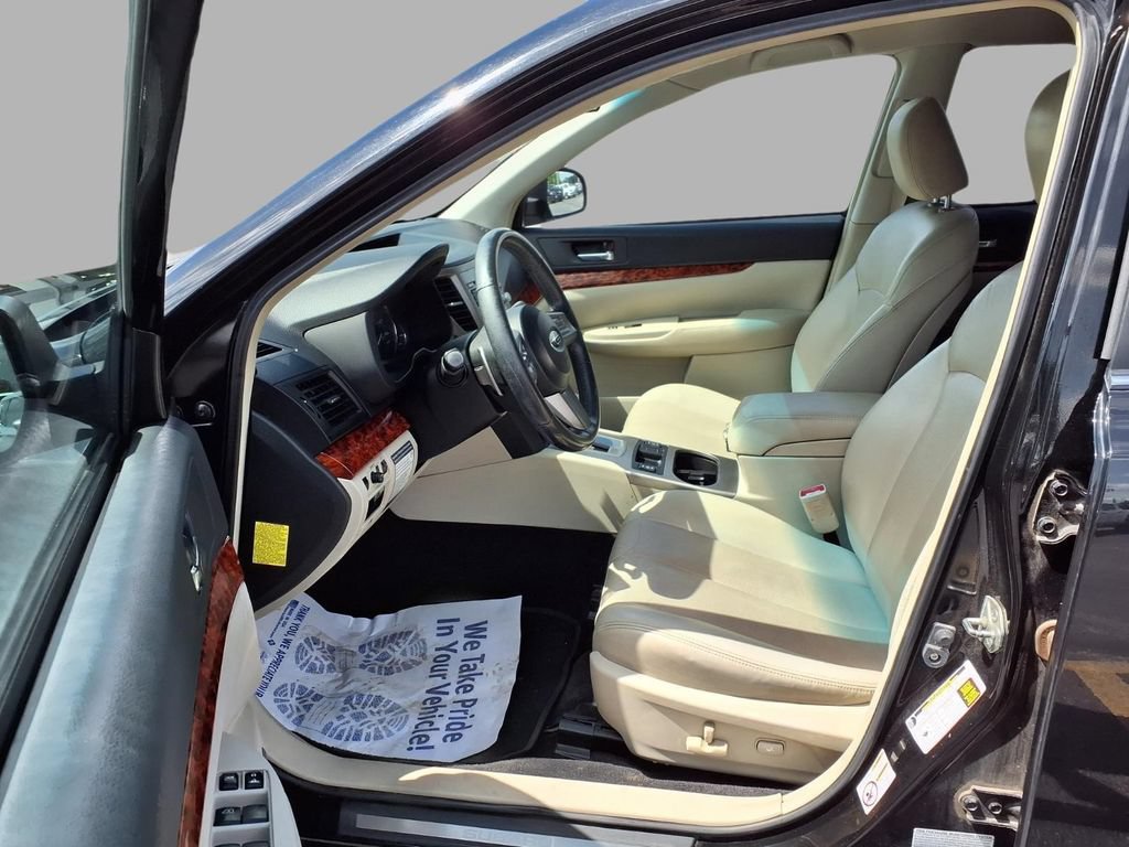 Used 2011 Subaru Outback 2.5i Limited AWD/4WD image 23