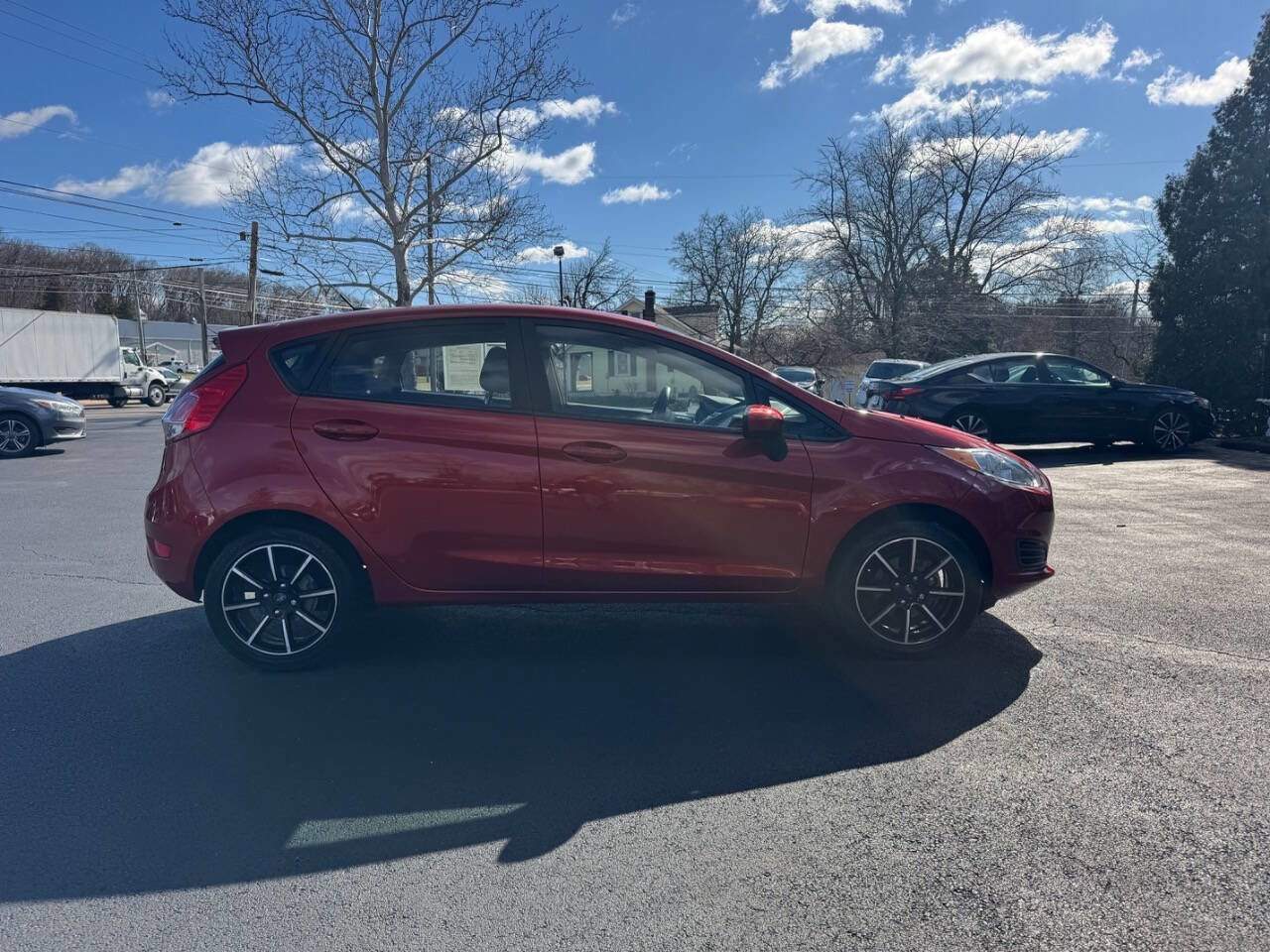 Used 2018 Ford Fiesta SE image 5