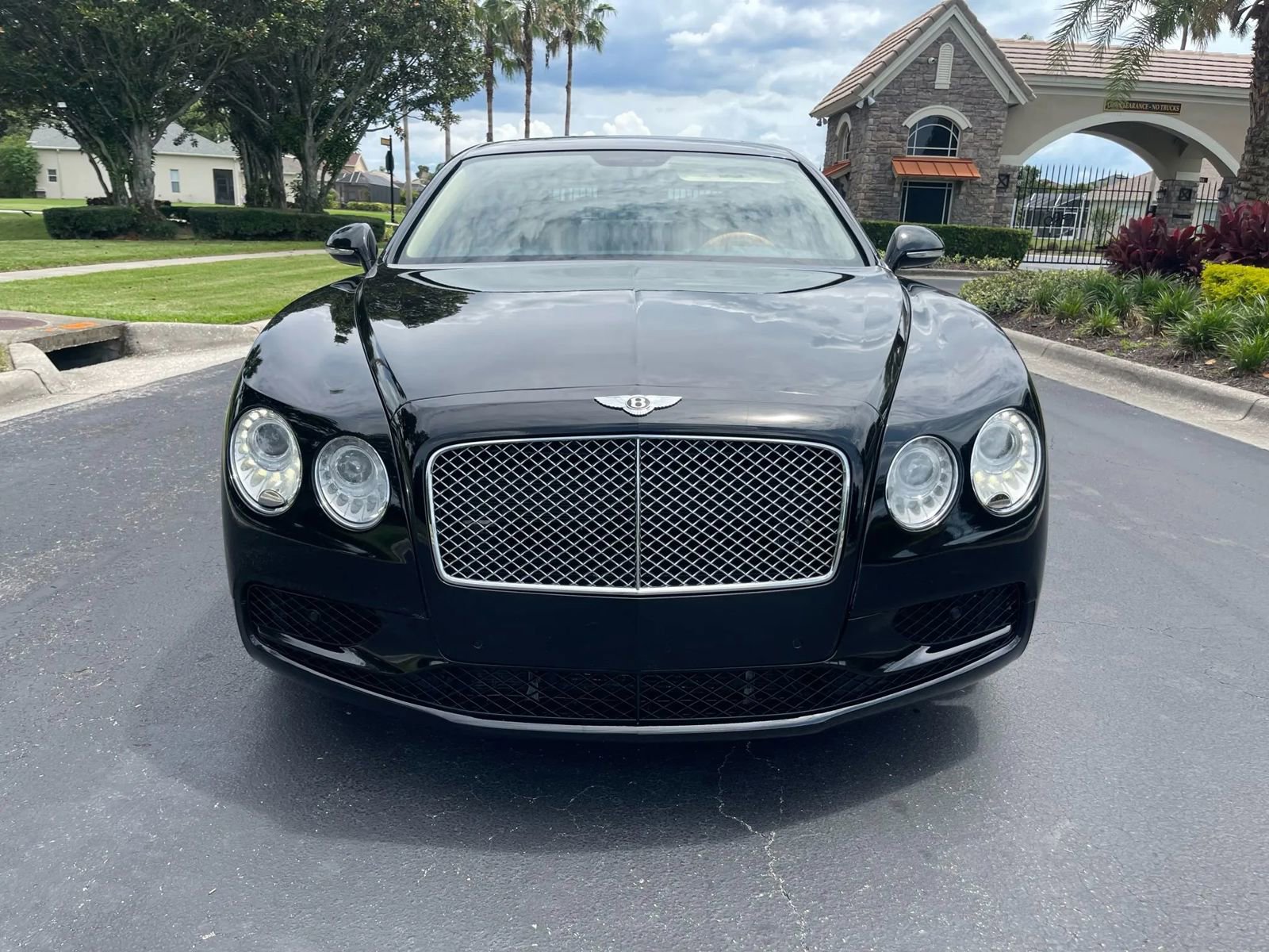 Used 2014 Bentley Flying Spur W12 image 2