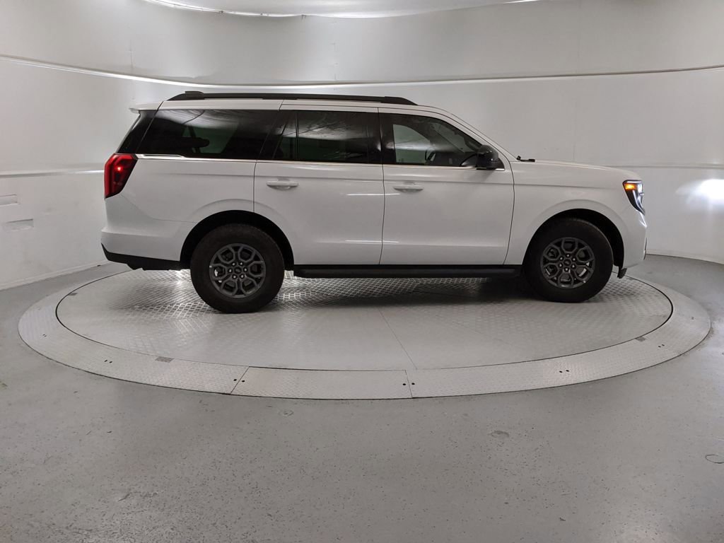 New 2025 Ford Expedition Active image 2