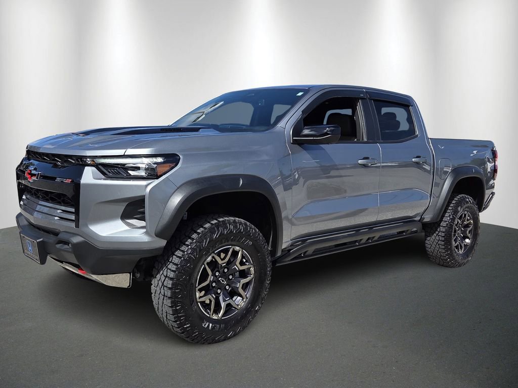 Used 2025 Chevrolet Colorado ZR2 w/ Technology Package image 3