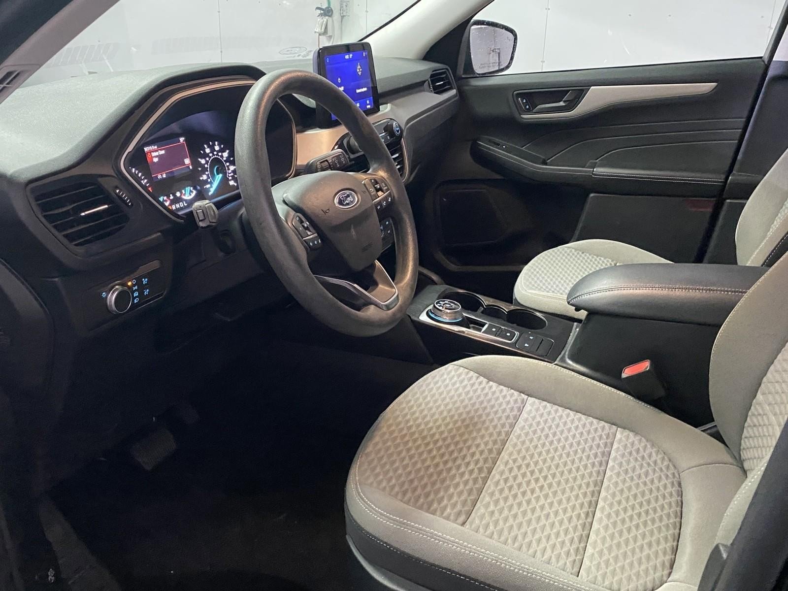 Used 2022 Ford Escape SE image 20