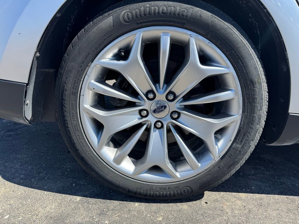 Used 2015 Ford Taurus Limited FWD image 36