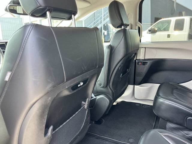 Used 2023 Chrysler Pacifica Touring-L FWD image 20