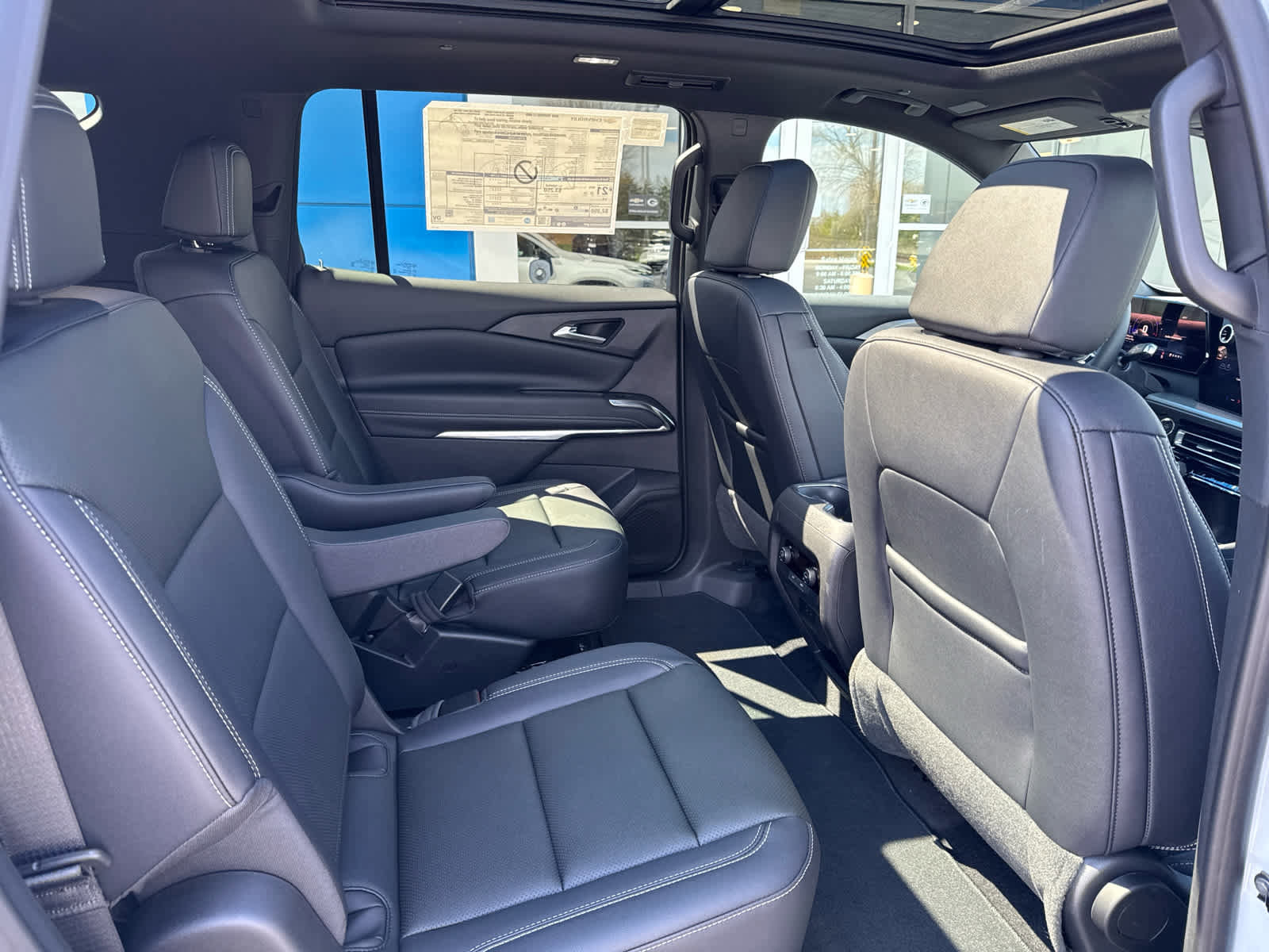 New 2026 Chevrolet Traverse LT w/ Sun and Wheel Package AWD/4WD image 5