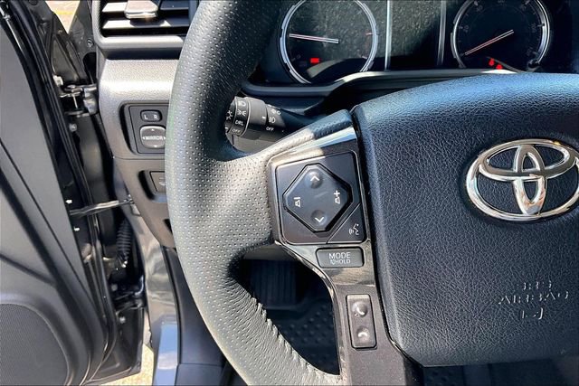 Used 2021 Toyota 4Runner Venture w/ Moonroof Package AWD/4WD image 16