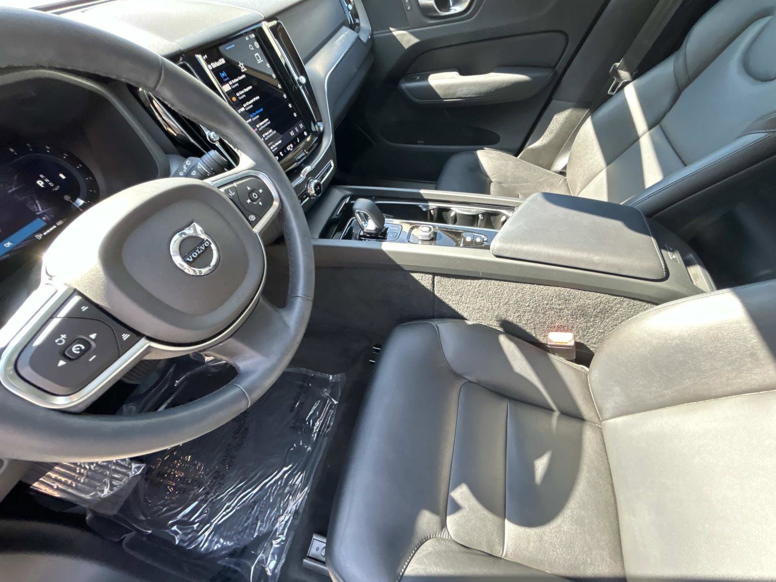 Certified 2024 Volvo XC60 B5 Core w/ Protection Package Premier image 11