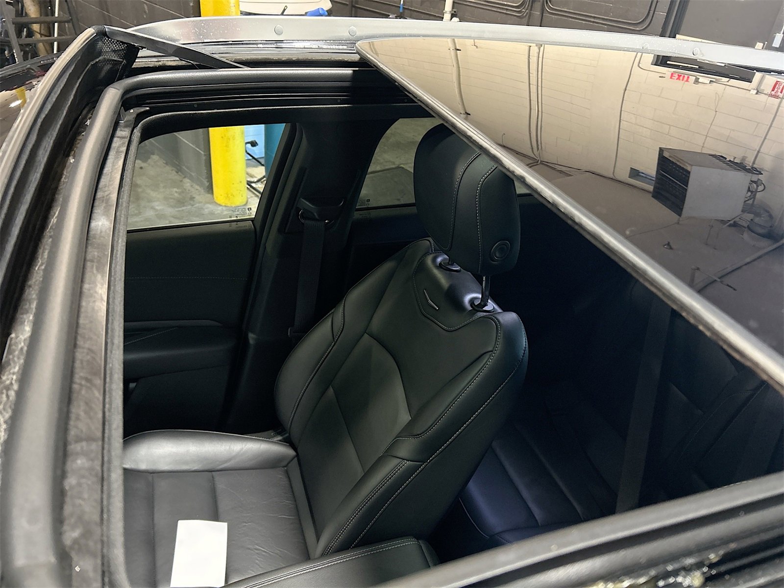 Used 2024 Cadillac XT4 Premium Luxury w/ Technology Package image 23