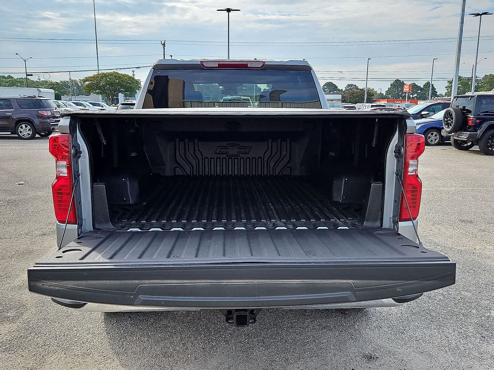 Used 2025 Chevrolet Silverado 1500 LT AWD/4WD image 31