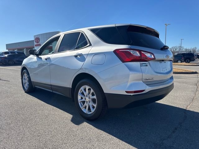 Used 2021 Chevrolet Equinox LS w/ LS Convenience Package image 4