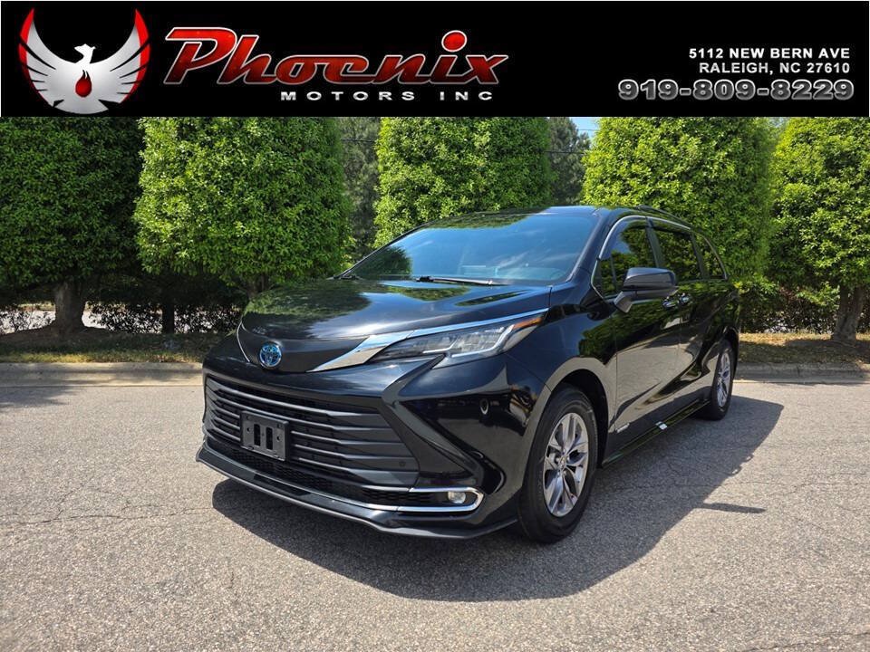 Used 2021 Toyota Sienna XLE