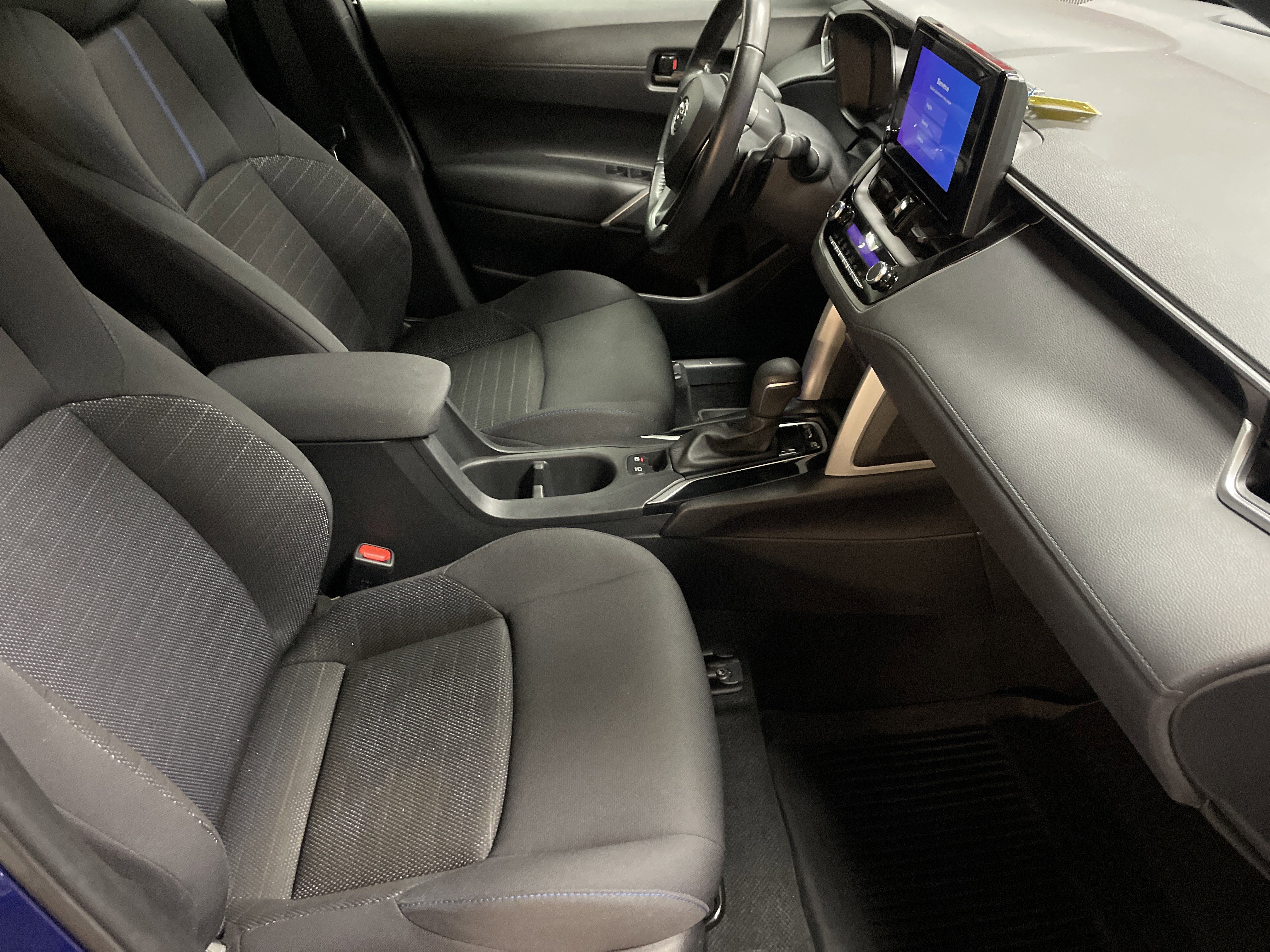 Used 2023 Toyota Corolla Cross AWD Hybrid w/ Moonroof Package image 35