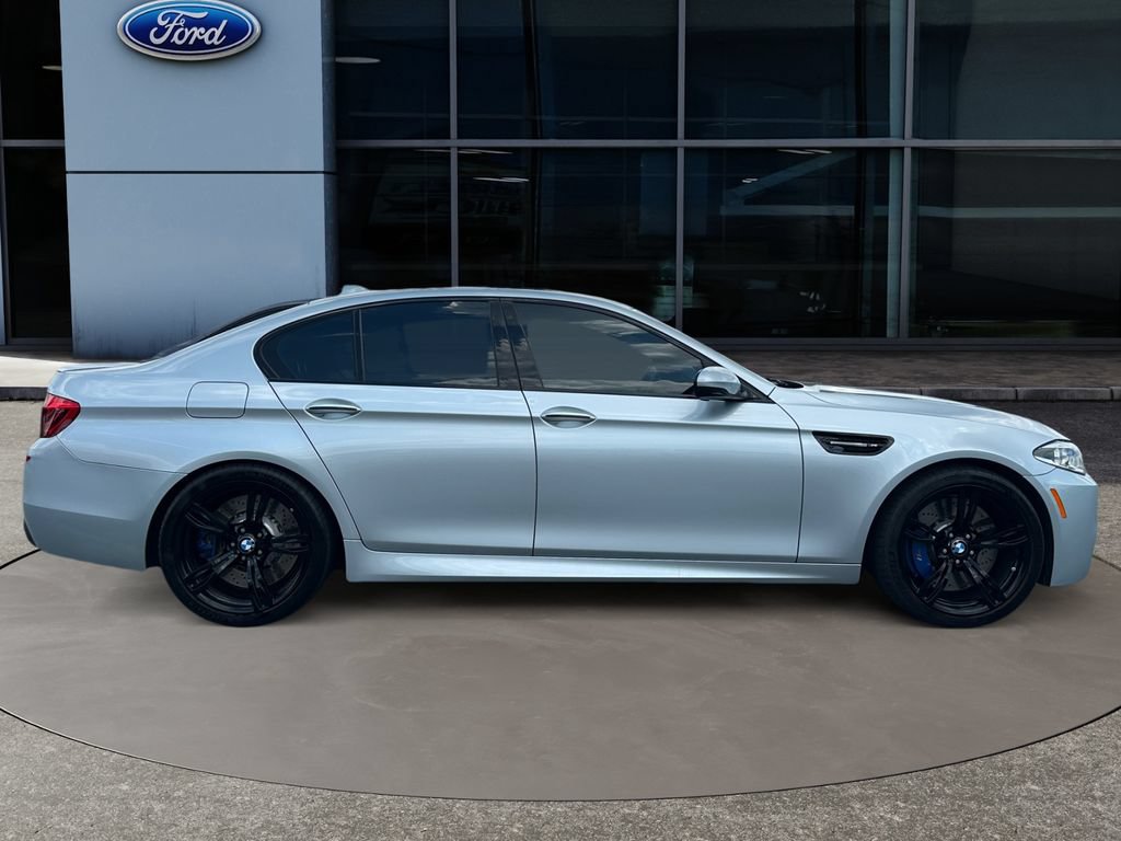 Used 2015 BMW M5 RWD image 9