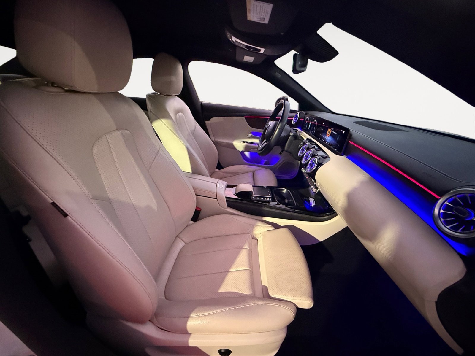 Used 2022 Mercedes-Benz CLA 250 image 21