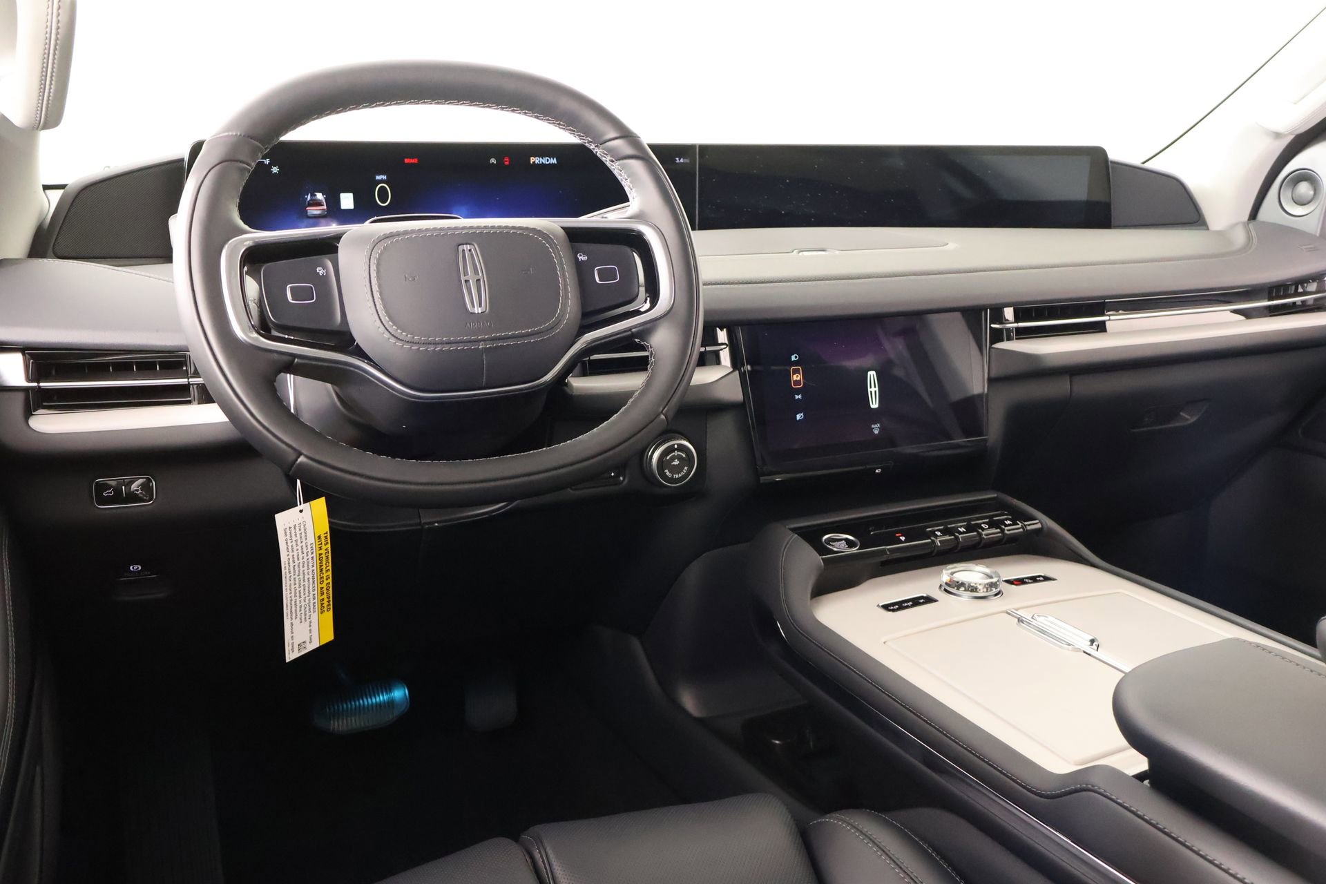 New 2026 Lincoln Navigator Premiere image 2