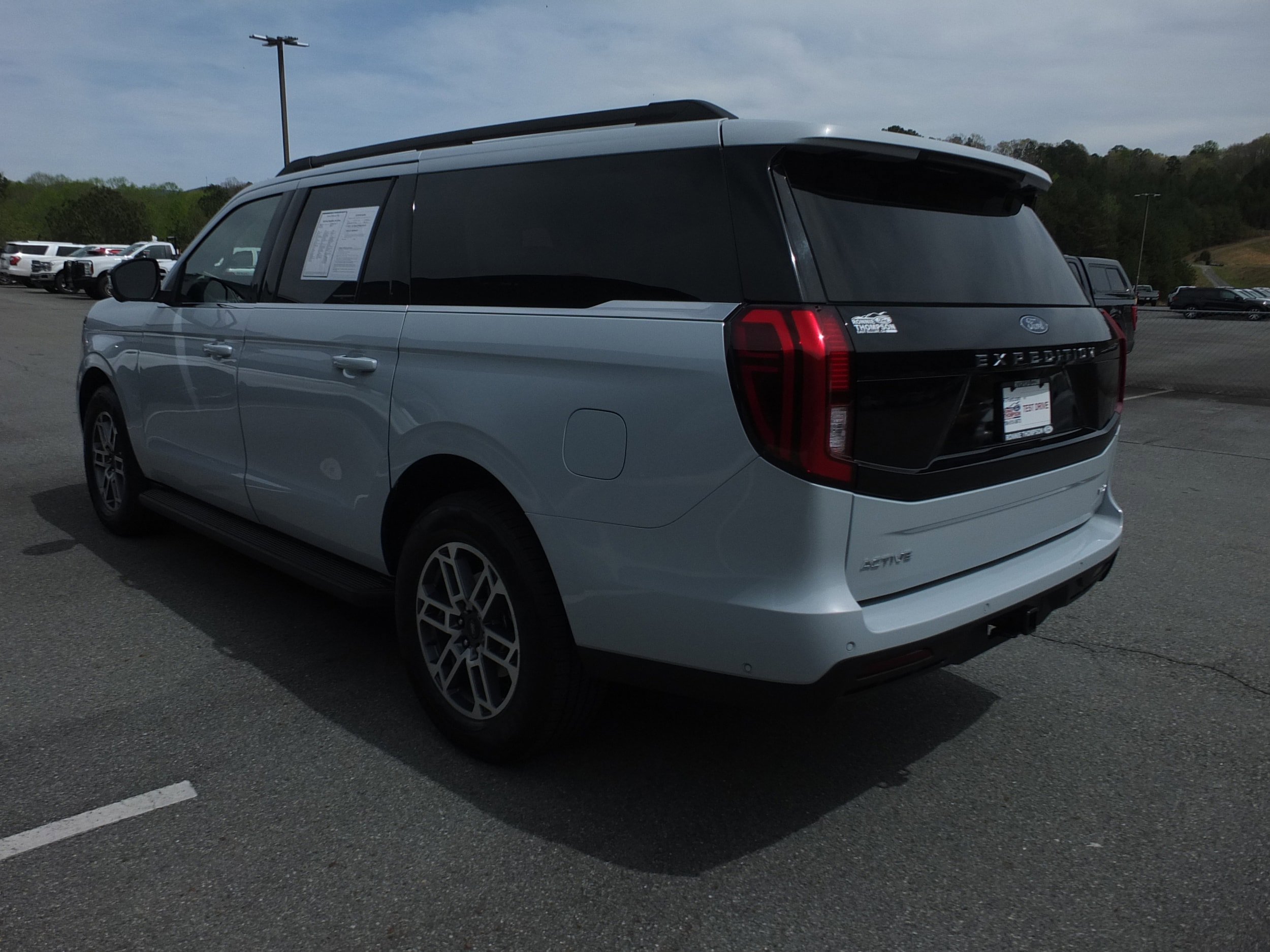 Used 2025 Ford Expedition Max Active RWD image 5