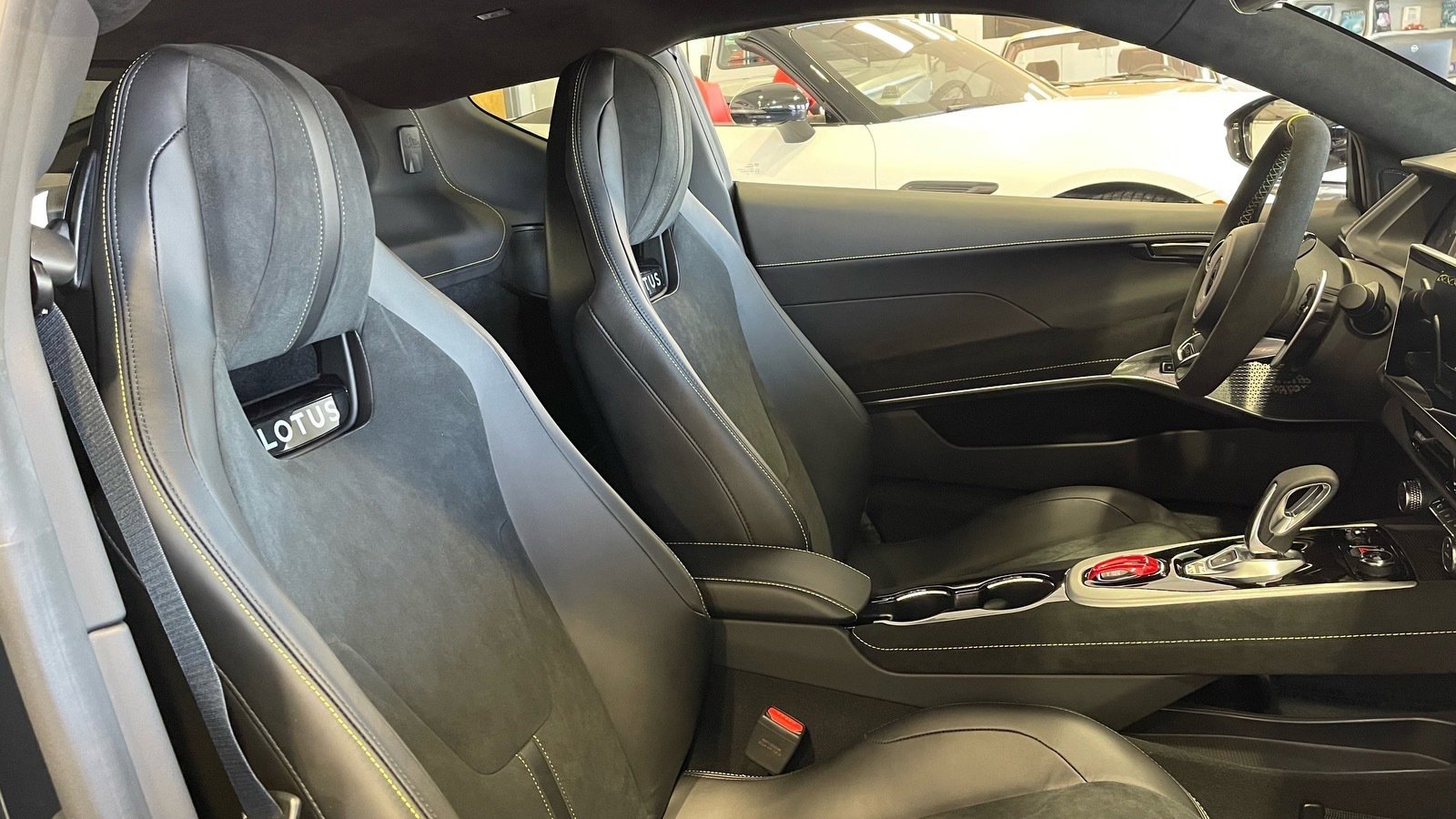 Used 2026 Lotus Emira SE image 39