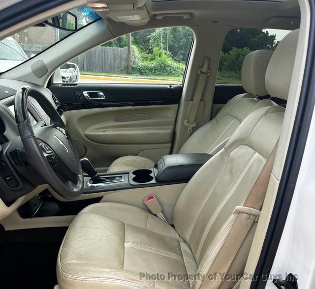 Used 2019 Lincoln MKT AWD image 14
