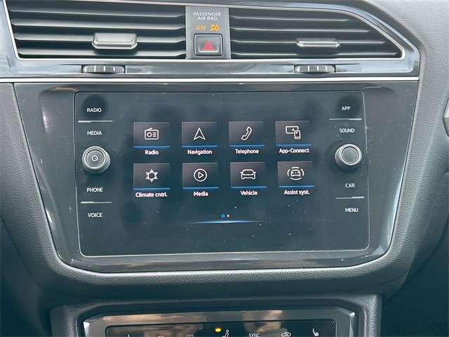 Used 2022 Volkswagen Tiguan SE image 13