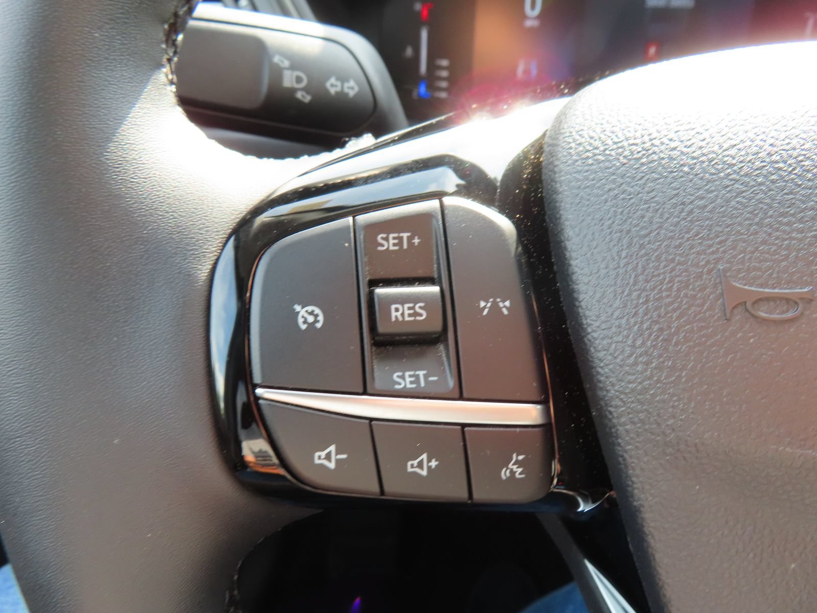 Certified 2024 Ford Escape Active AWD/4WD image 17
