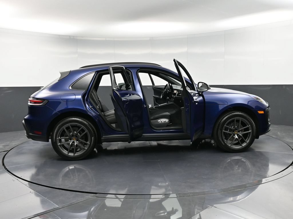 Certified 2026 Porsche Macan AWD/4WD image 36