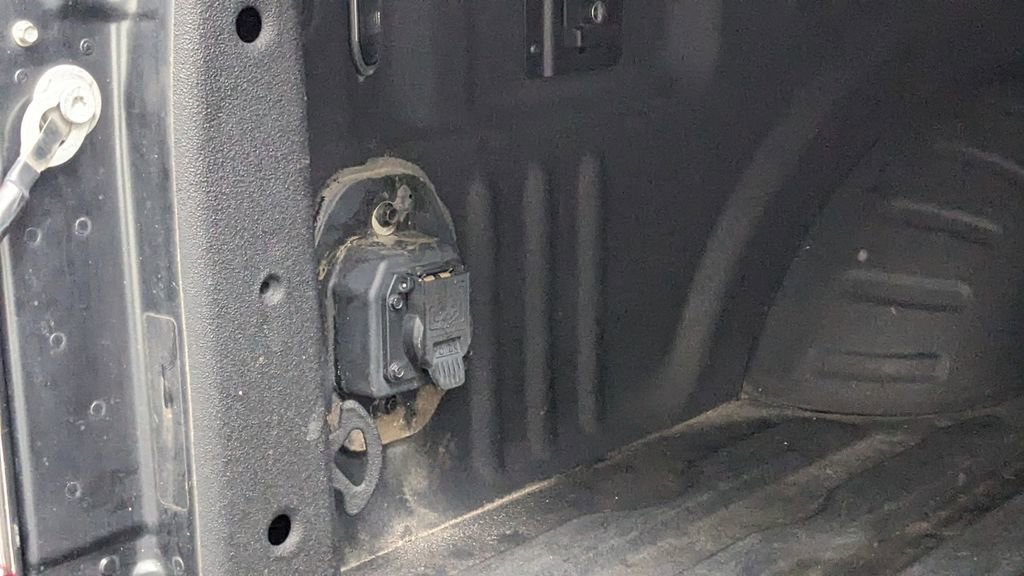 Used 2017 Ford F350 Lariat w/ Chrome Package image 7