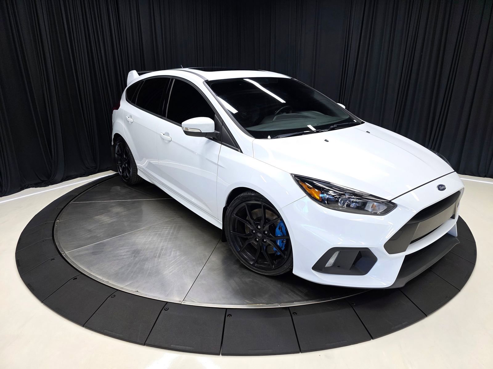Used 2017 Ford Focus RS AWD/4WD image 15
