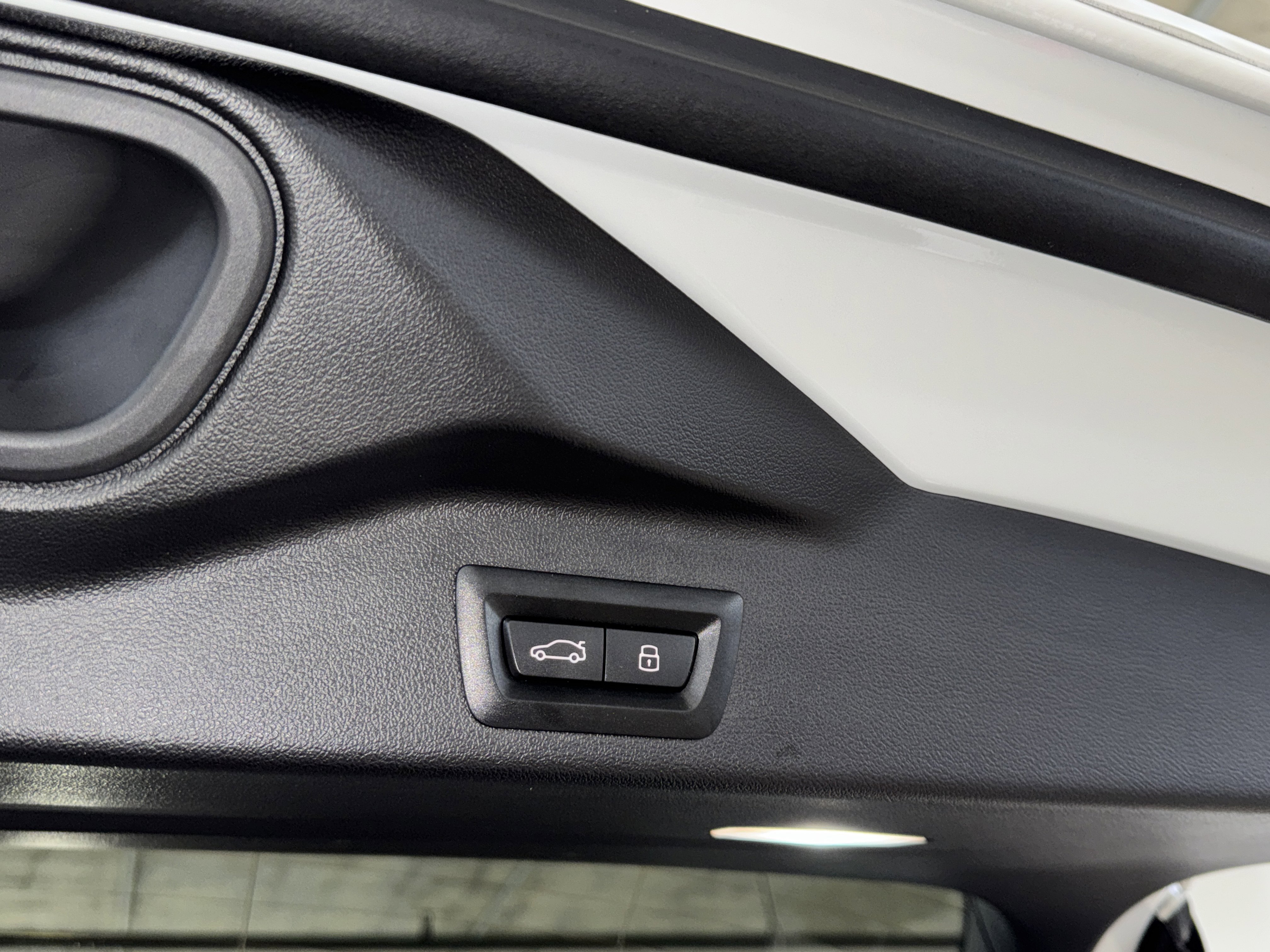 Used 2026 BMW X5 M Competition w/ Executive Package image 14