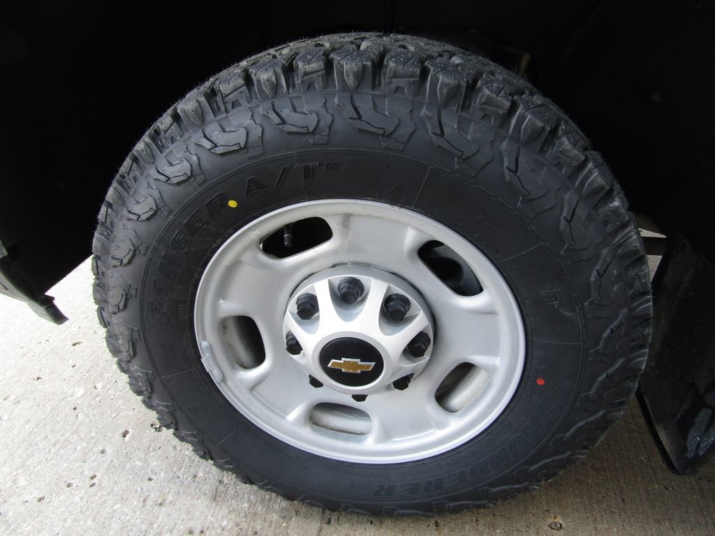 Used 2025 Chevrolet Silverado 2500 W/T w/ WT Convenience Package image 24