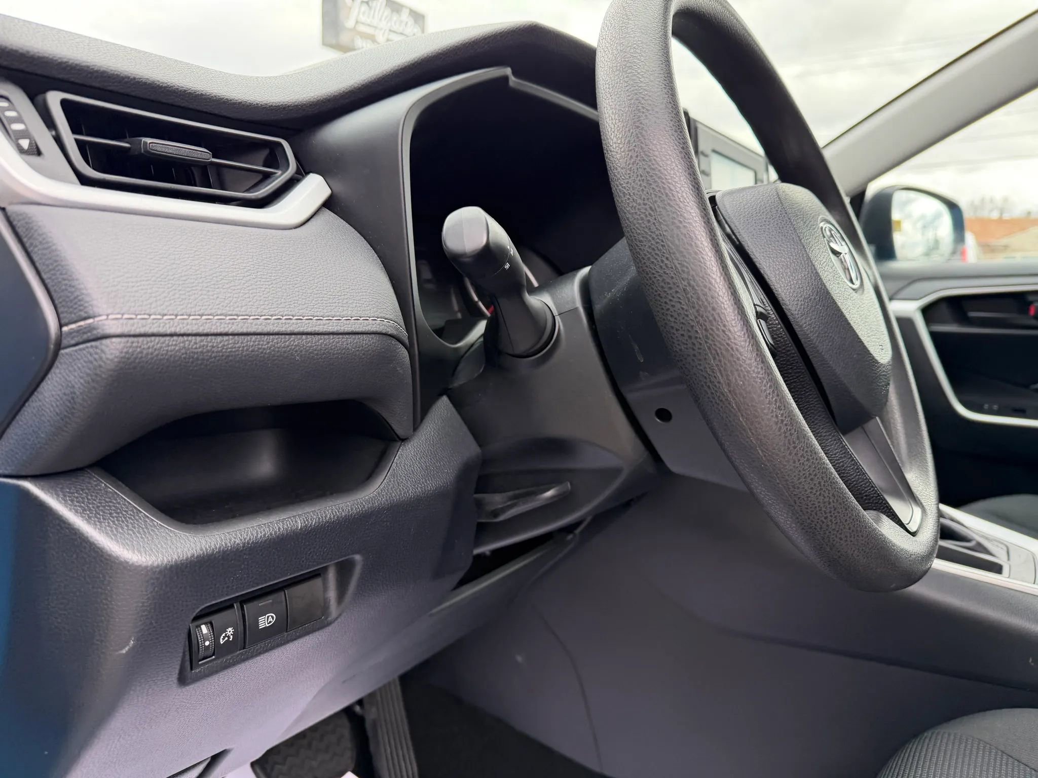Used 2020 Toyota RAV4 LE w/ Carpet Mat Package image 18