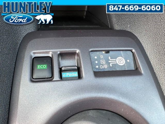 Used 2025 Nissan Leaf S image 27