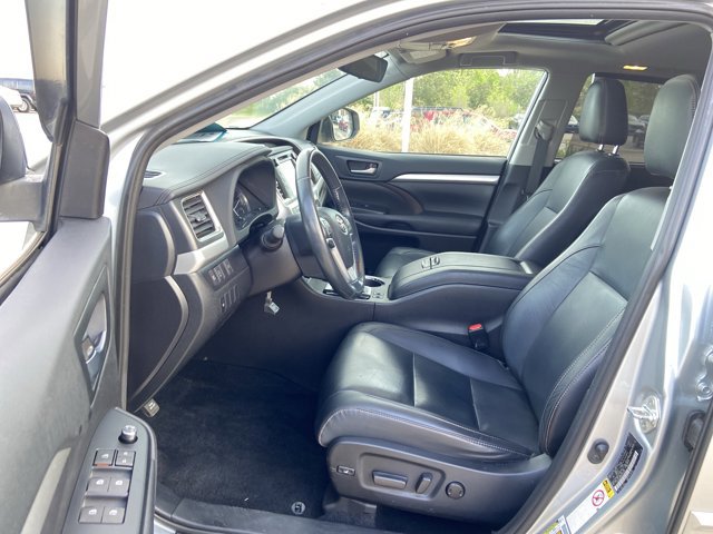 Used 2019 Toyota Highlander XLE image 34