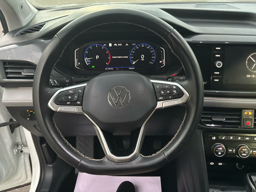 Used 2023 Volkswagen Taos SEL AWD/4WD image 13