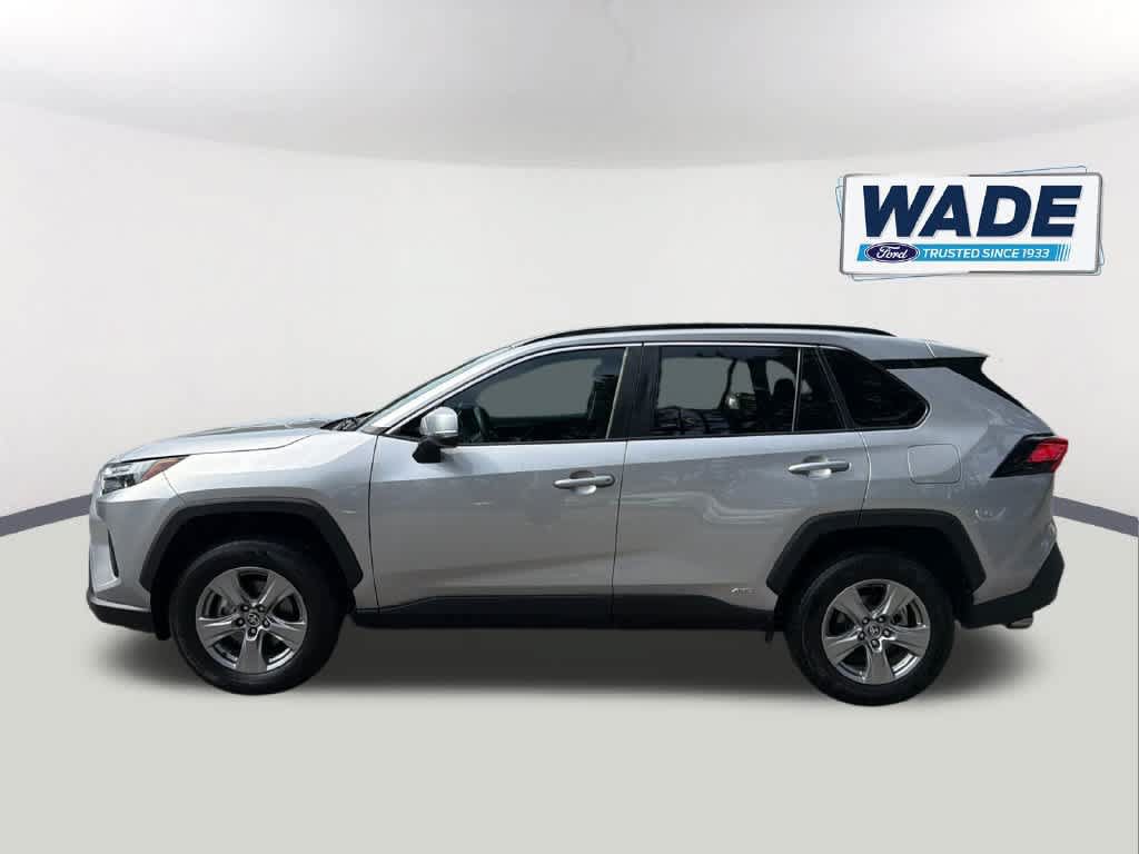 Used 2024 Toyota RAV4 LE AWD/4WD image 8