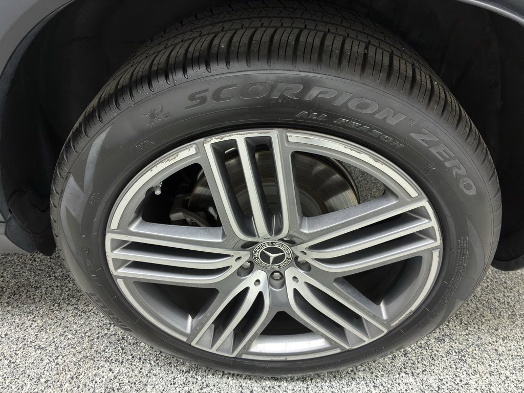 Used 2022 Mercedes-Benz GLS 450 4MATIC image 11