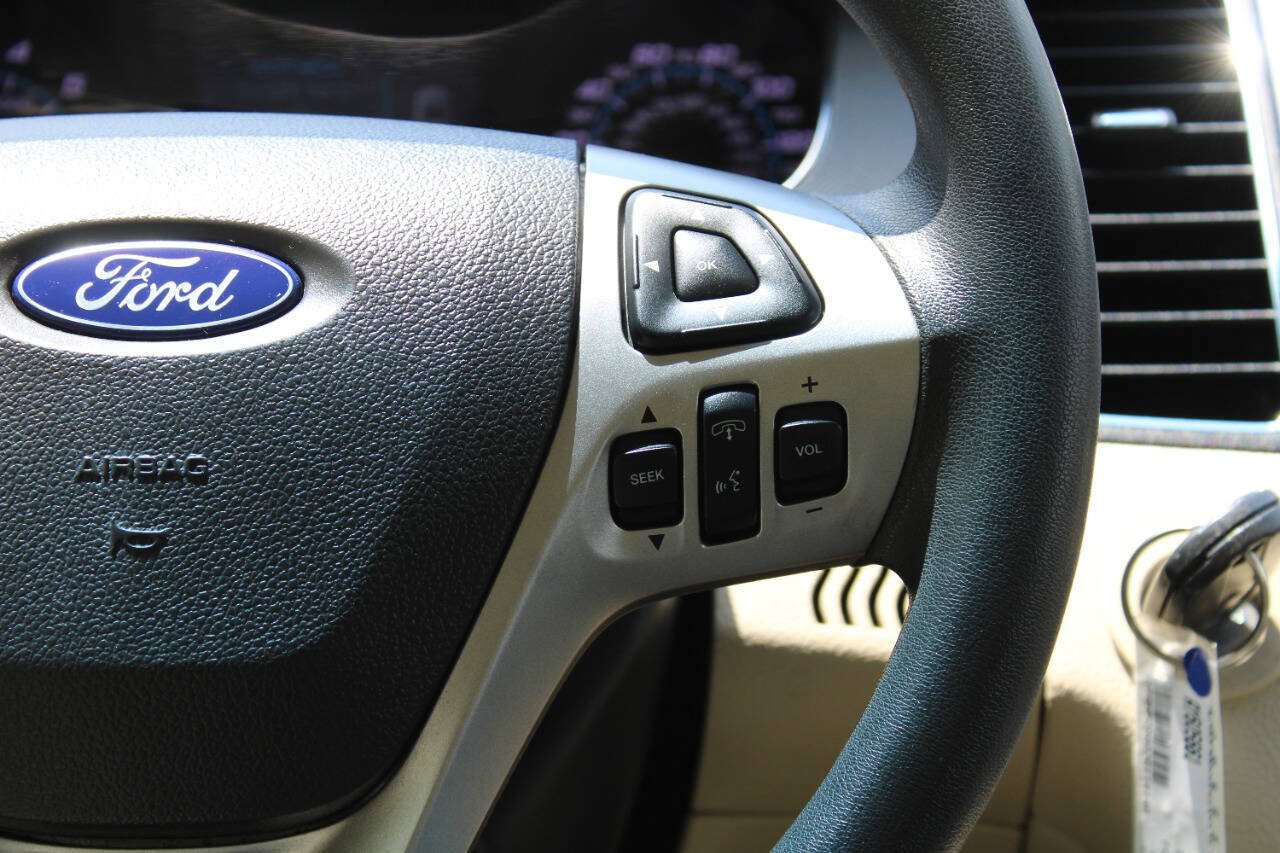 Used 2018 Ford Taurus SE FWD image 36