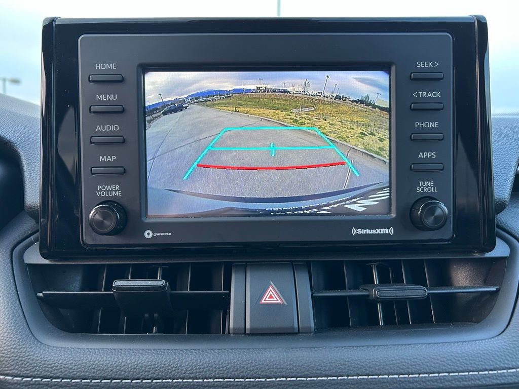 Used 2022 Toyota RAV4 XLE AWD/4WD image 17