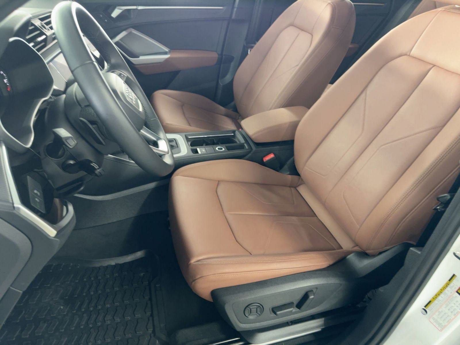 Used 2025 Audi Q3 2.0T Premium w/ Convenience Package image 5