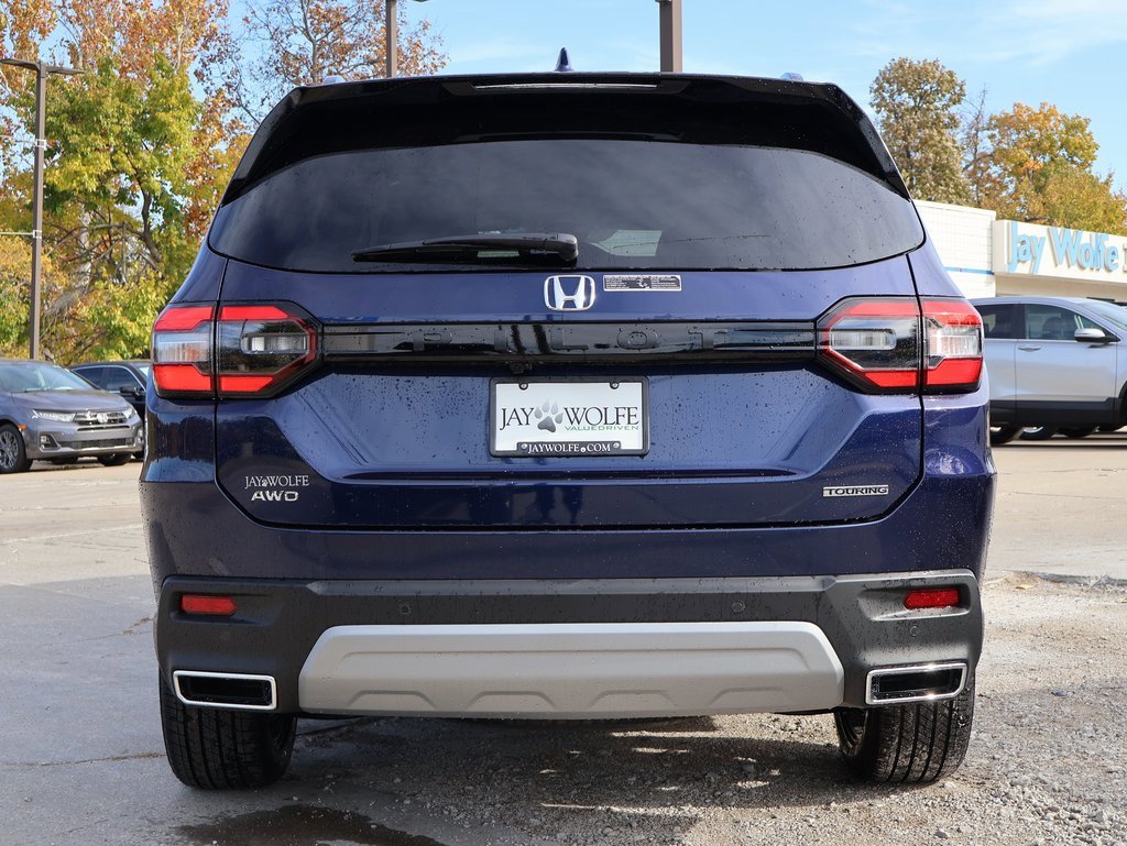 New 2025 Honda Pilot Touring image 5