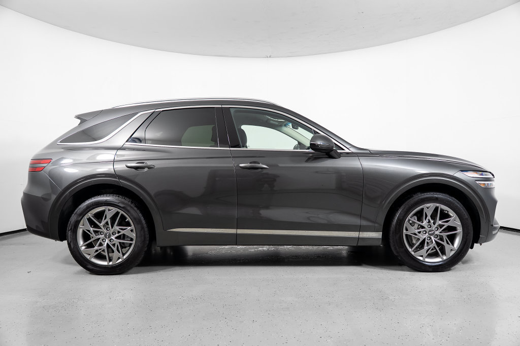 Used 2025 Genesis GV70 2.5T AWD/4WD image 3