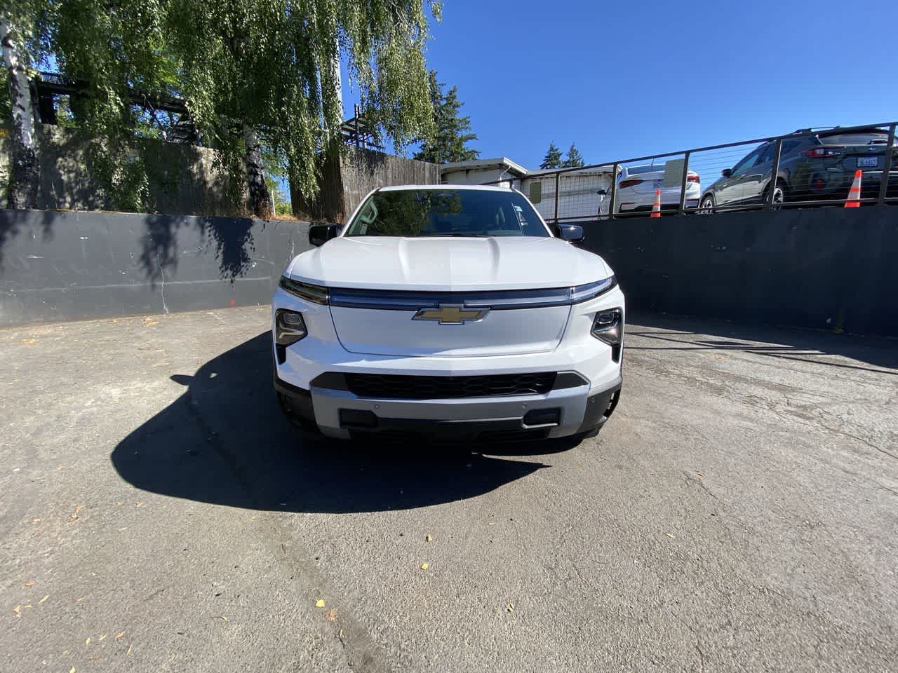 Used 2026 Chevrolet Silverado EV LT AWD/4WD image 9