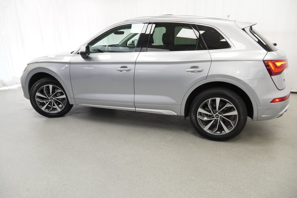 Used 2023 Audi Q5 2.0T Premium w/ Convenience Package AWD/4WD image 40