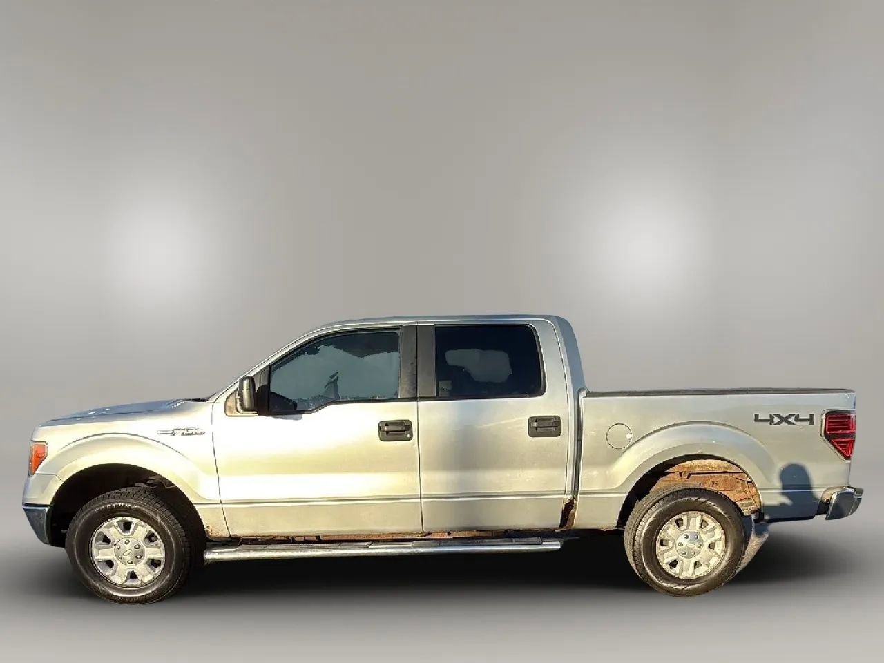 Used 2010 Ford F150 XLT image 2