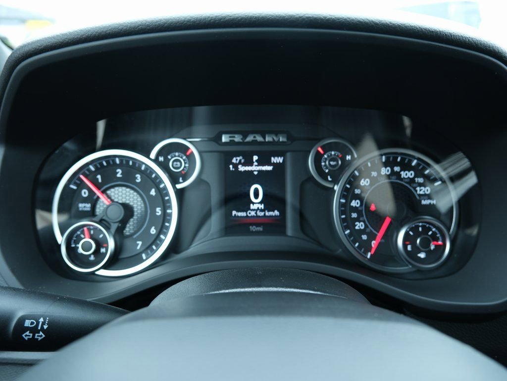 New 2026 RAM 1500 4x4 Crew Cab image 7