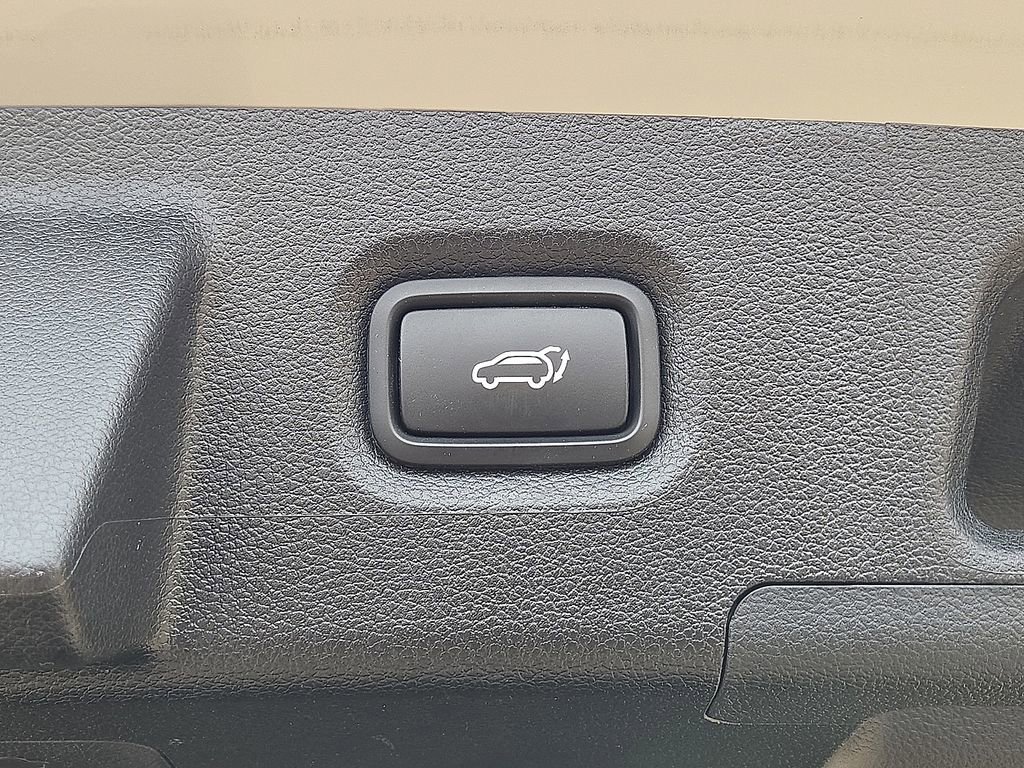 Used 2023 Hyundai Santa Fe SEL FWD image 14