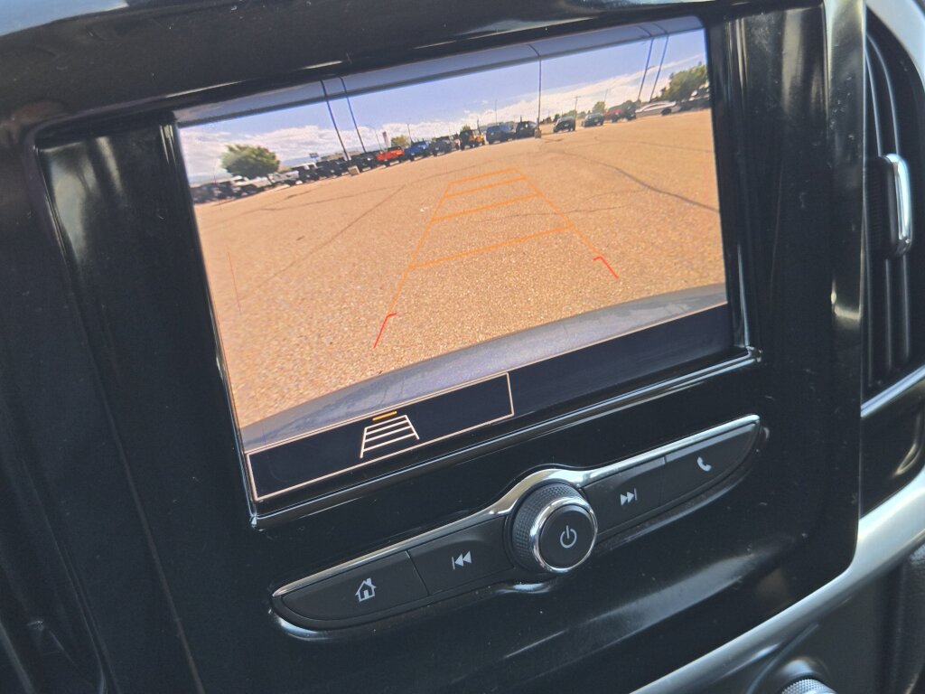 Used 2021 Chevrolet Traverse LS FWD image 21