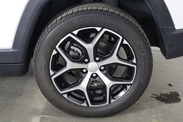 Used 2024 Jeep Compass Latitude AWD/4WD image 38